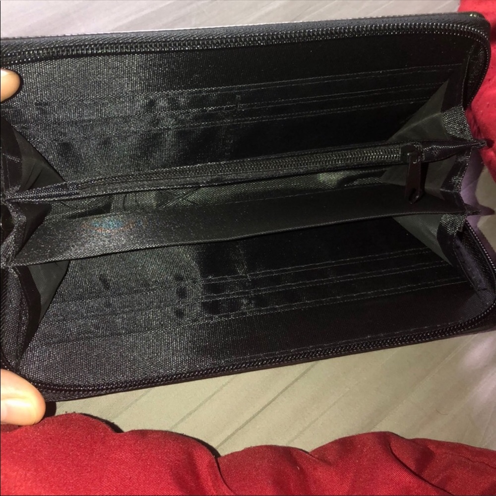 SOLD Ⓜ️BEST DEAL!Host Pick💕🆕🍍PINEAPPLE WALLET🍍 - Picture 4 of 4